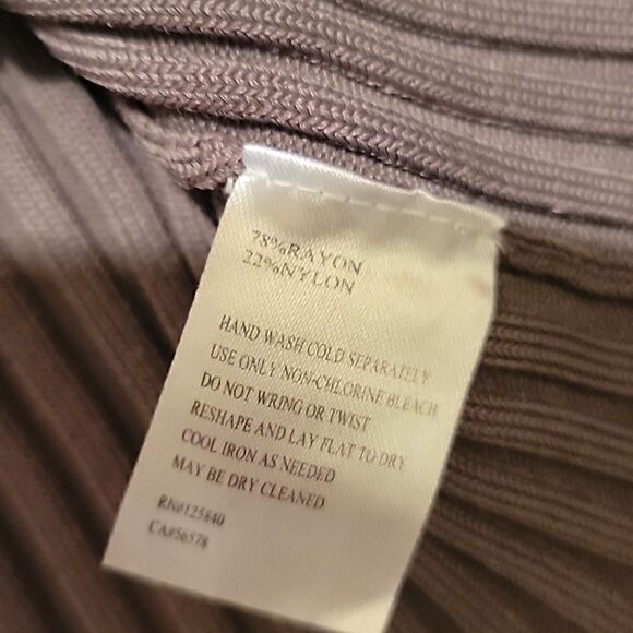 Intermix olive green ribbed cropped long sleeve tunic - Picture 8 of 8